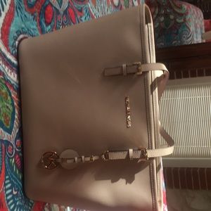 Micheal Kors large hand bag gently used